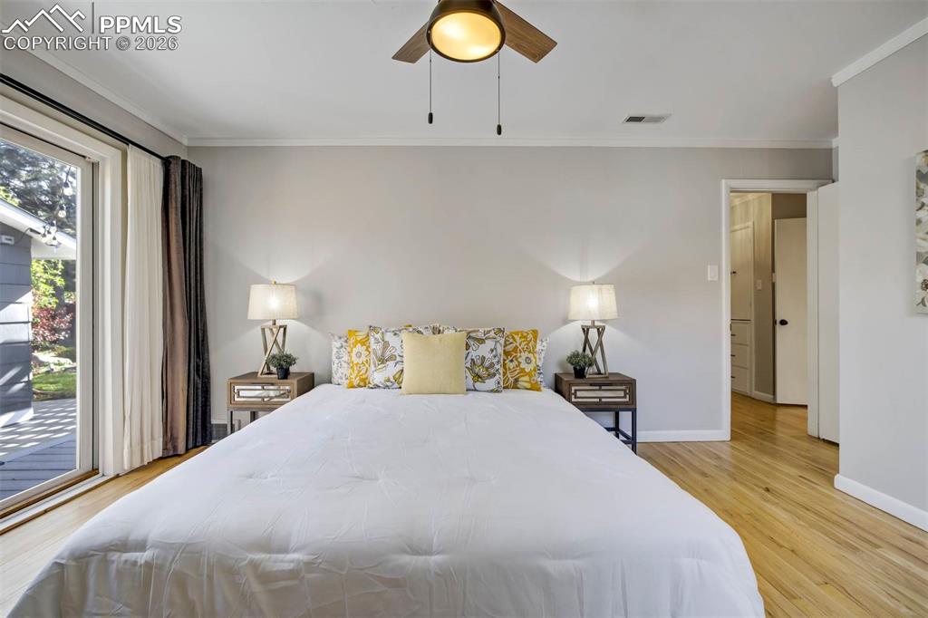 Image 22 of 36: Bedroom