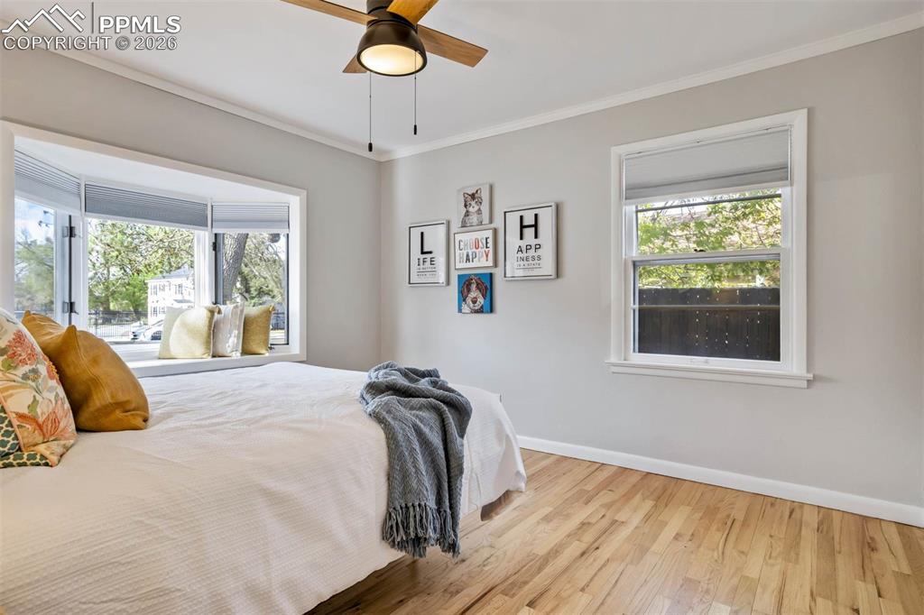 Image 26 of 36: Bedroom