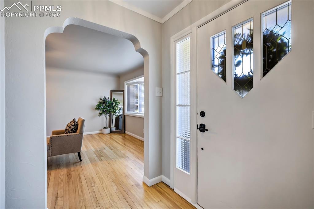 Image 4 of 36: Entry