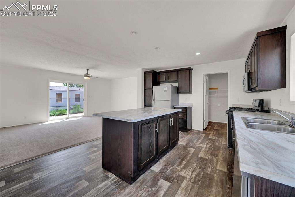 Listing 6080251, Image 6 of 31