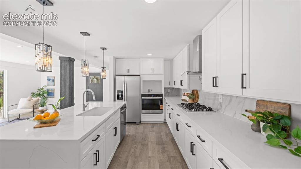 Image 13 of 38: Kitchen