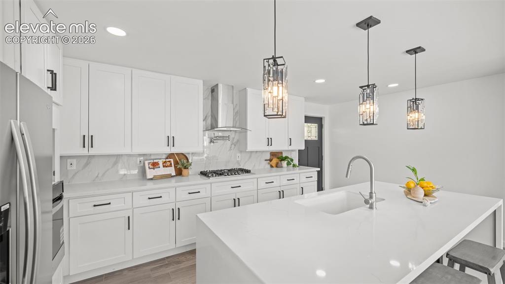 Image 15 of 38: Kitchen