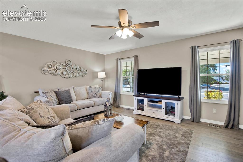 Image 14 of 45: Living Room