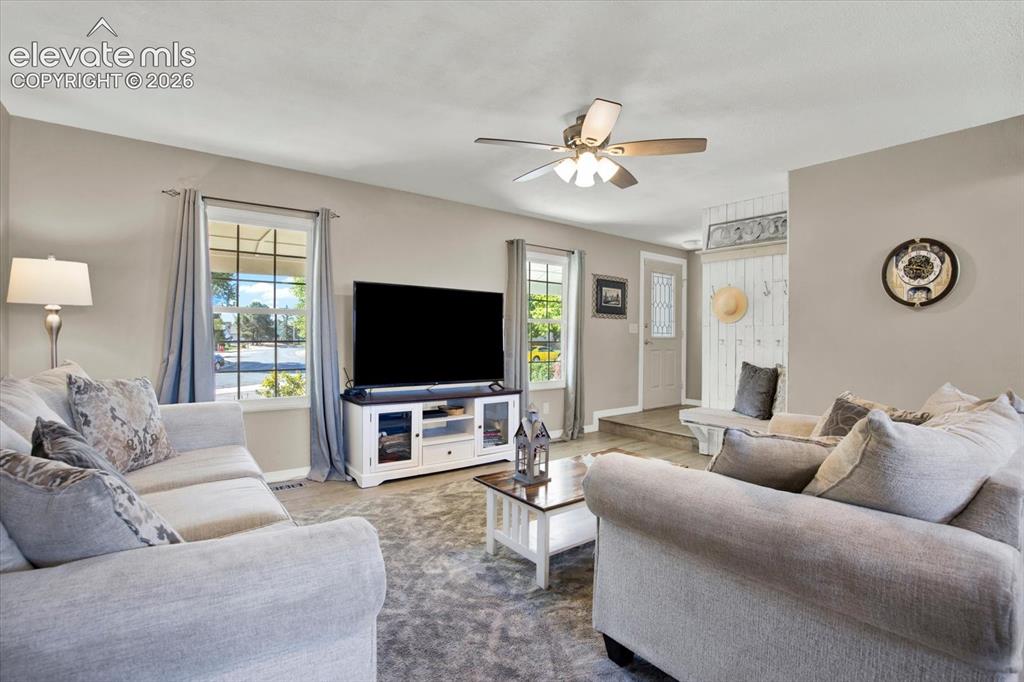 Image 15 of 45: Living Room