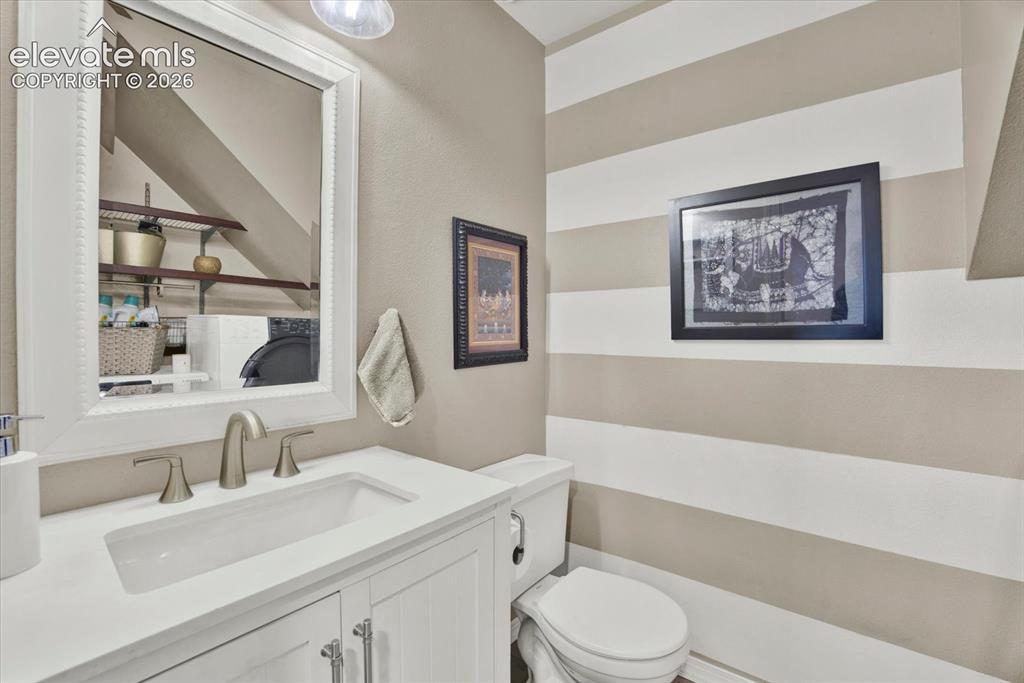 Image 29 of 45: Bathroom