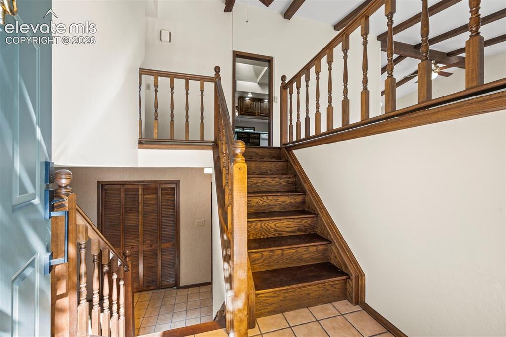 Image 4 of 47: Entry