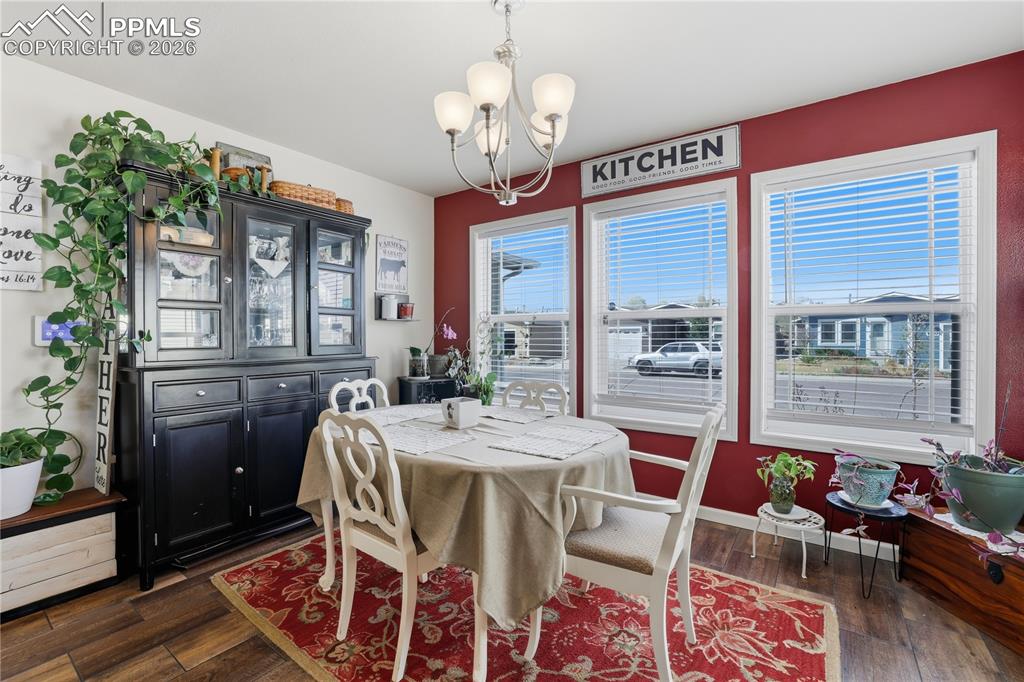 Image 12 of 49: Dining Area