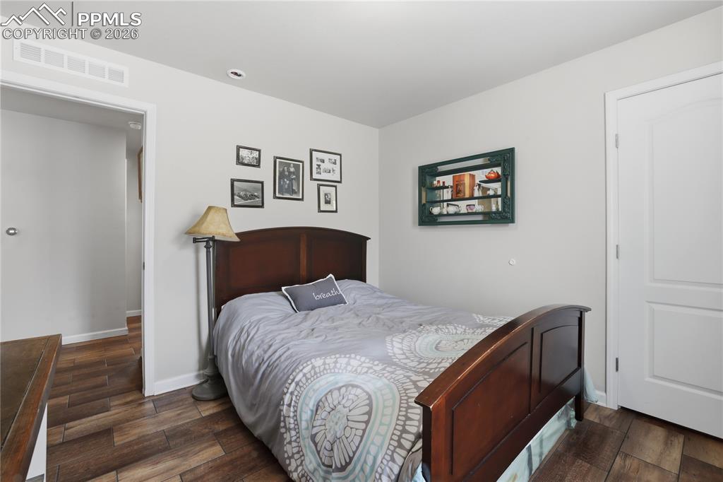 Image 21 of 49: Bedroom