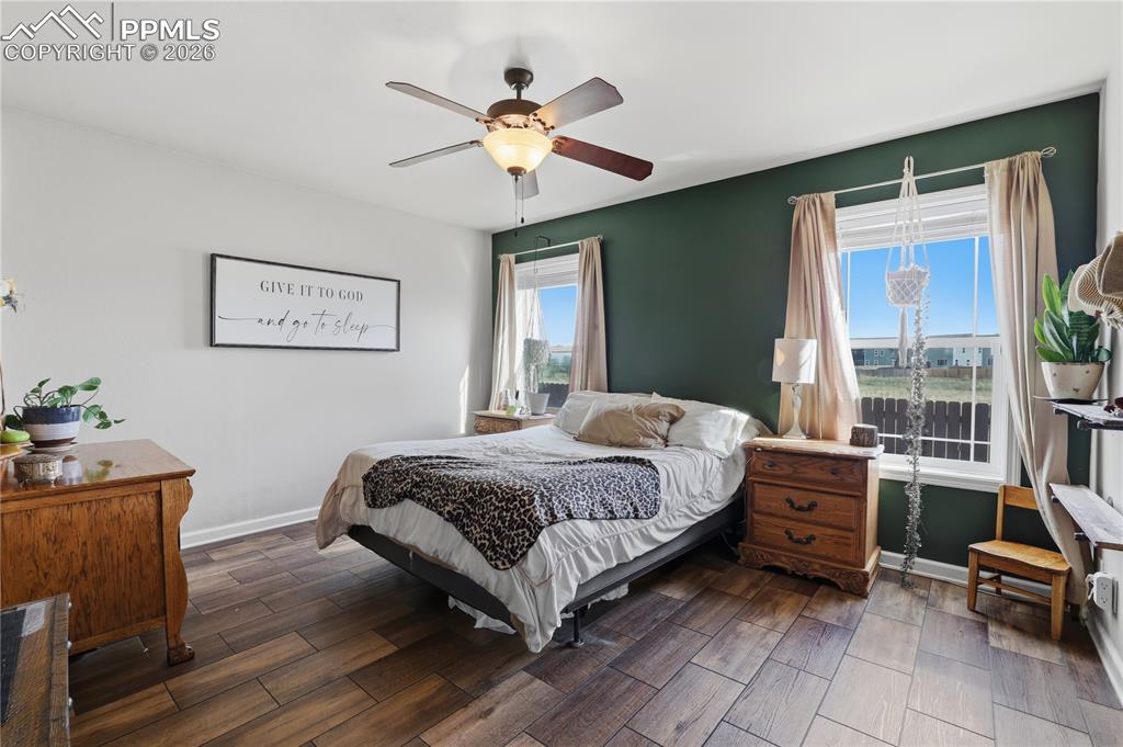 Image 27 of 49: Bedroom