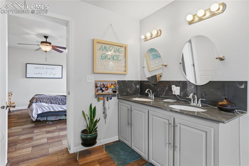 Image 30 of 49: Bathroom