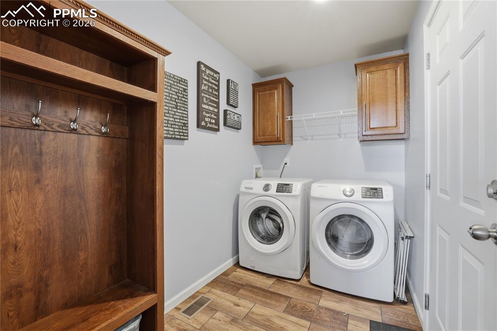 Image 33 of 49: Laundry