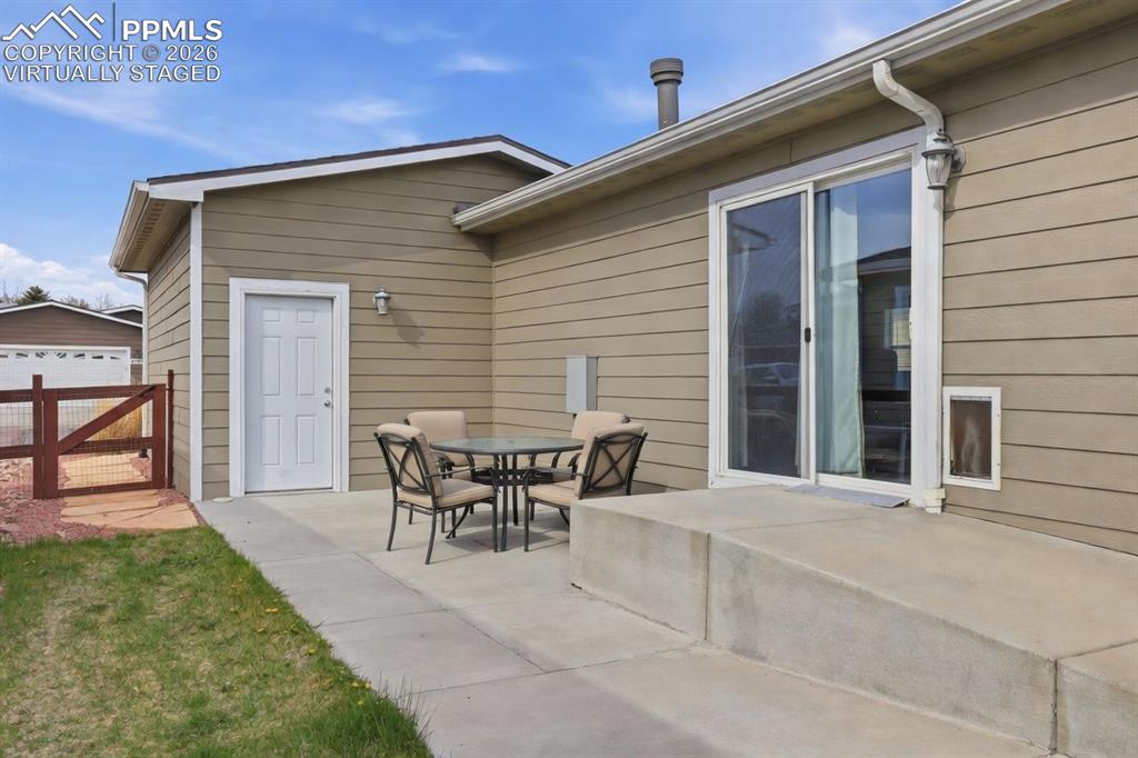 Image 34 of 49: Virtually Staged