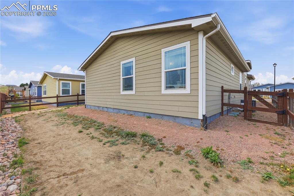 Image 48 of 49: Side of Structure