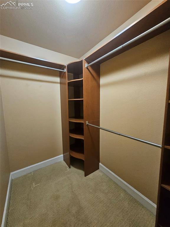 Image 19 of 37: Closet