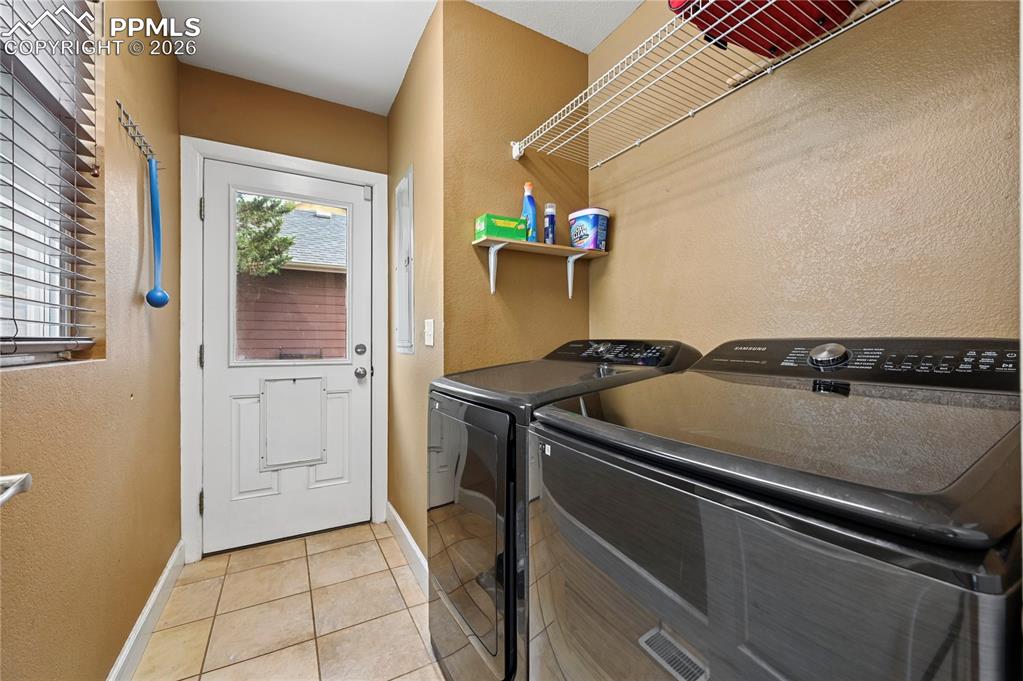 Image 28 of 37: Laundry