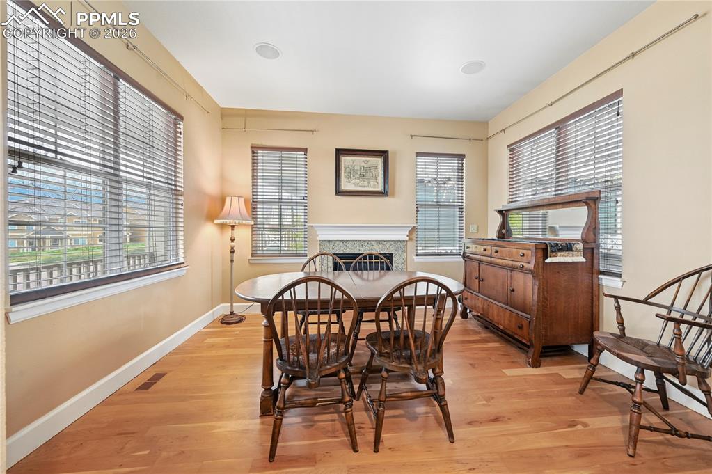 Image 8 of 37: Dining Area