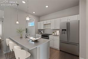 Image 9 of 18: Kitchen