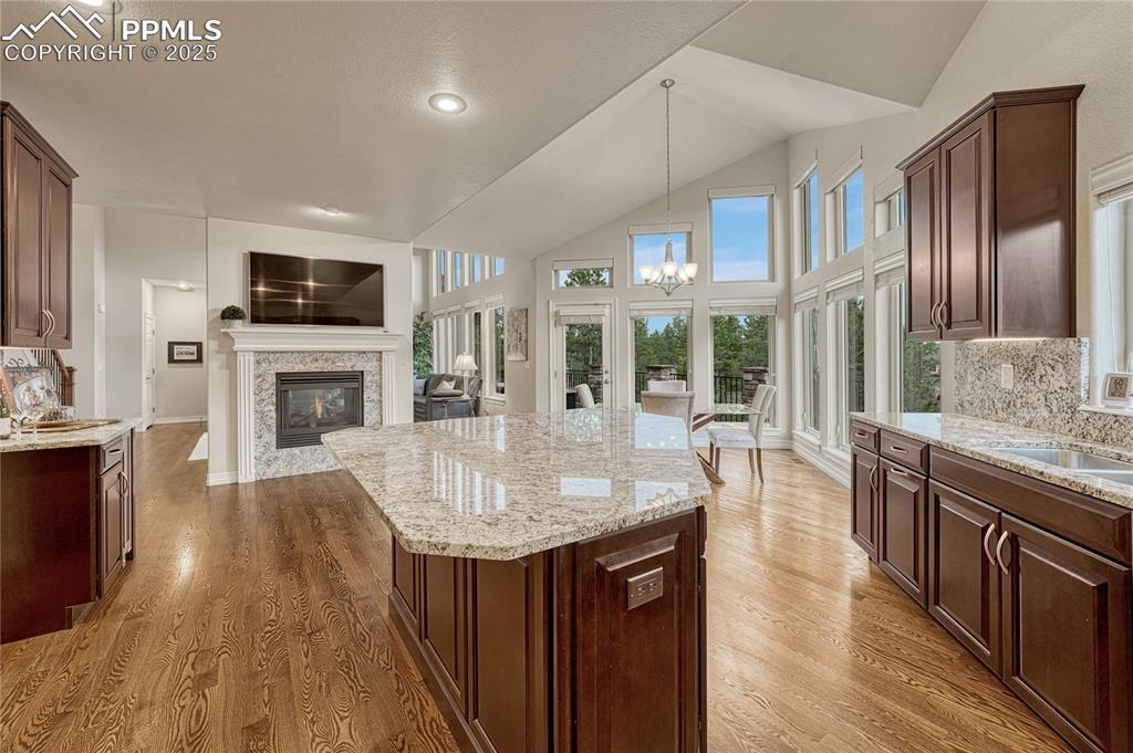 Image 16 of 48: Kitchen