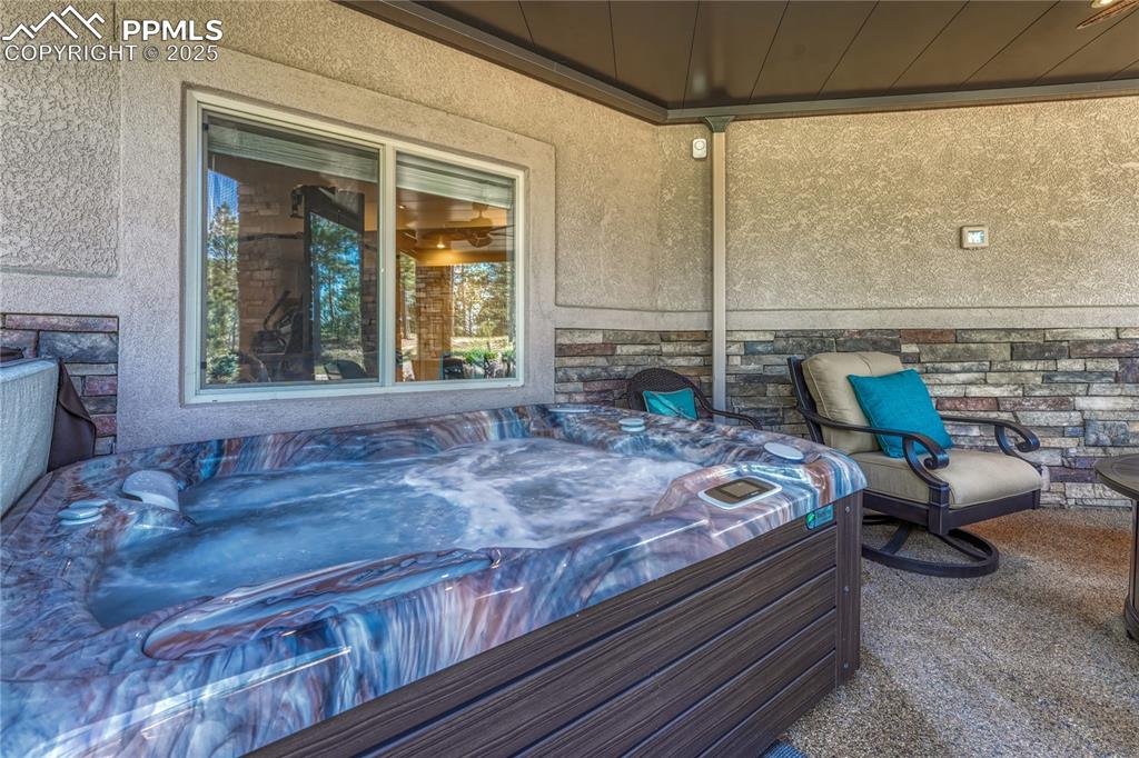 Image 39 of 48: Salt water spa