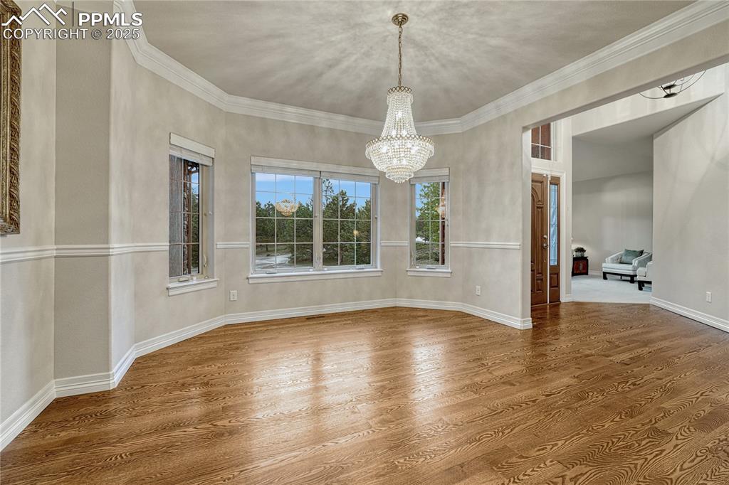 Image 6 of 48: Dining Room