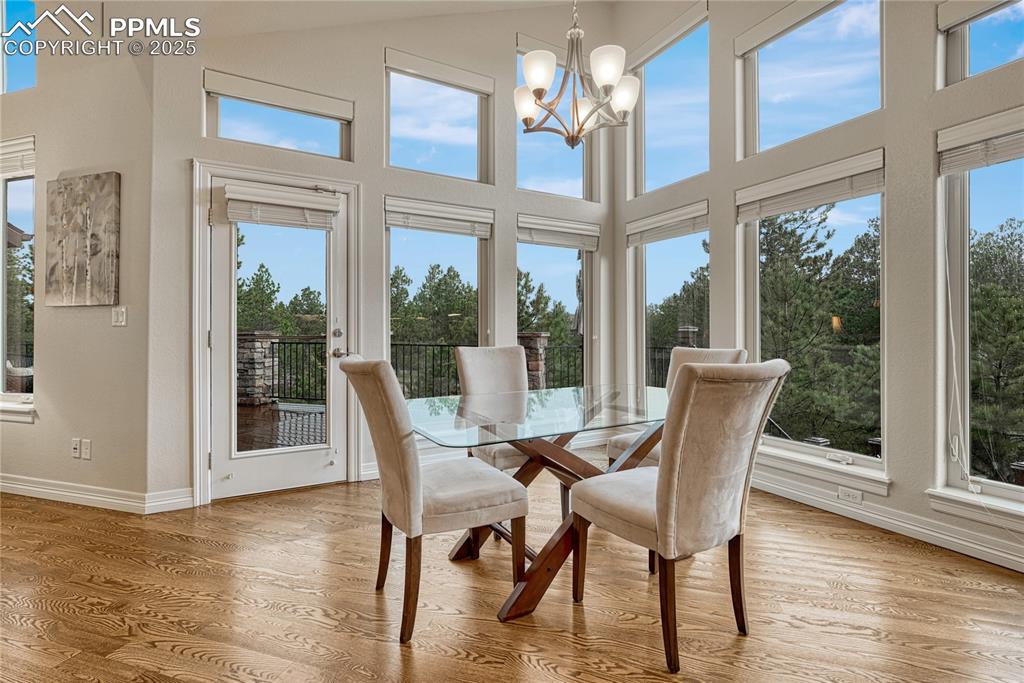 Image 9 of 48: Dining Area