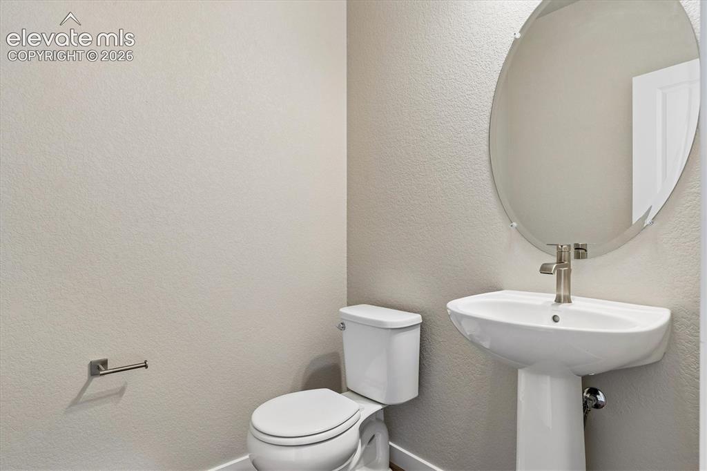 Image 9 of 23: Bathroom