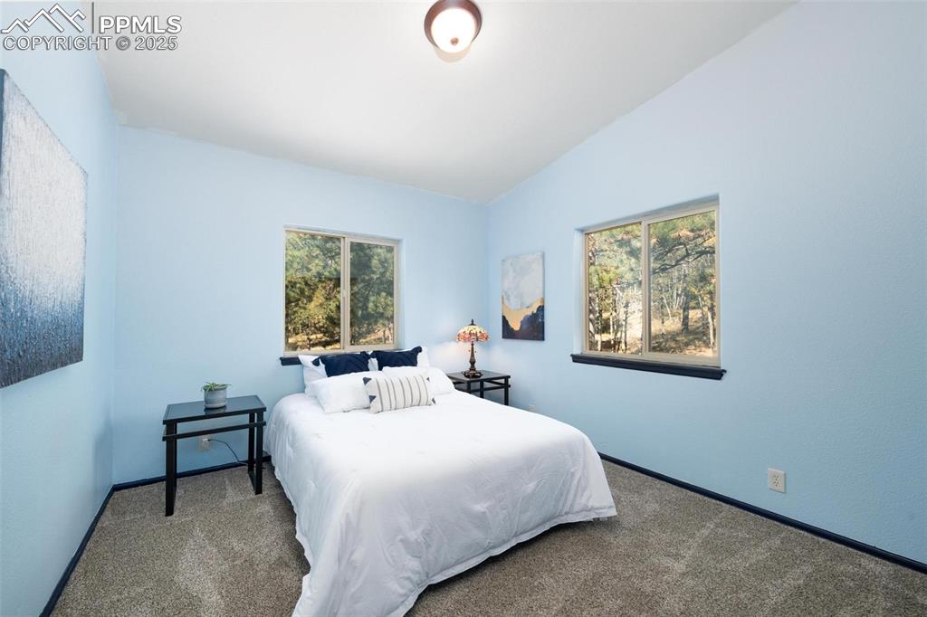 Image 15 of 44: Bedroom