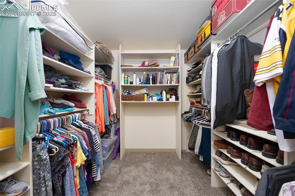 Image 26 of 44: Closet