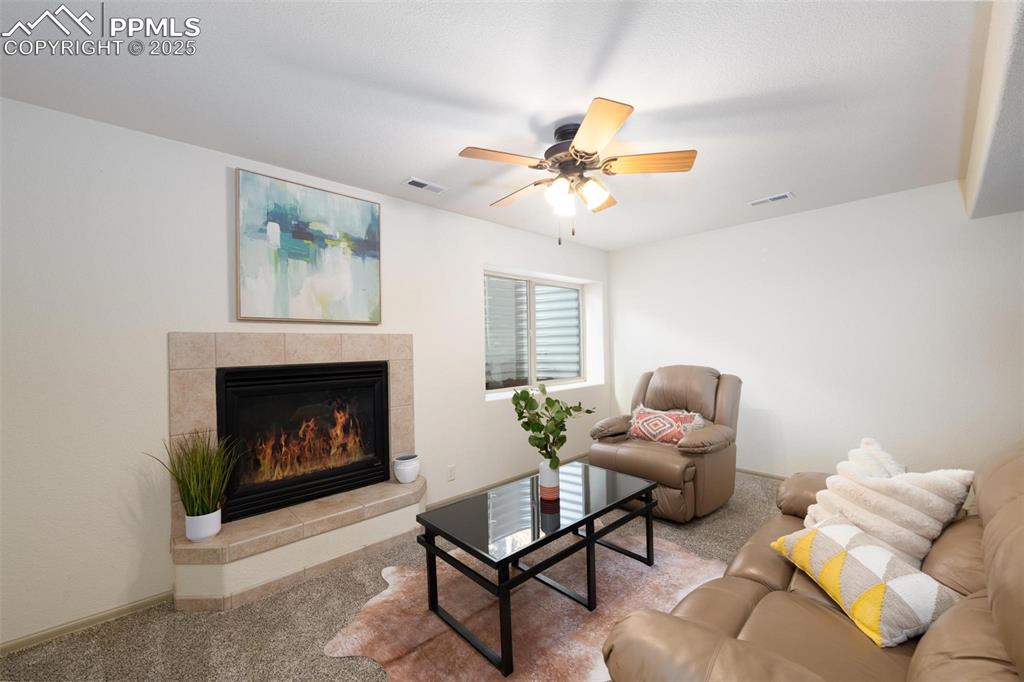 Image 28 of 44: Family Room