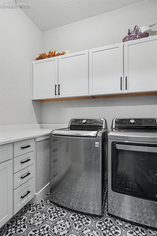 Image 19 of 50: Laundry