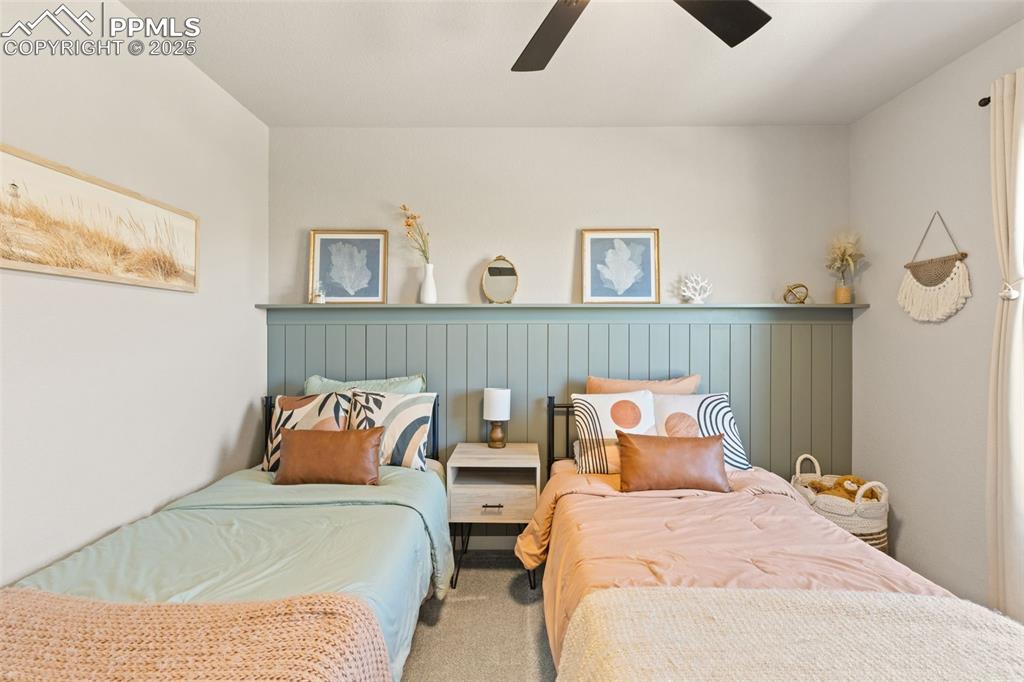 Image 26 of 32: Bedroom