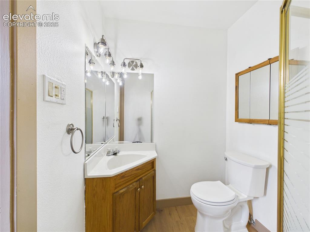 Image 22 of 37: Bathroom