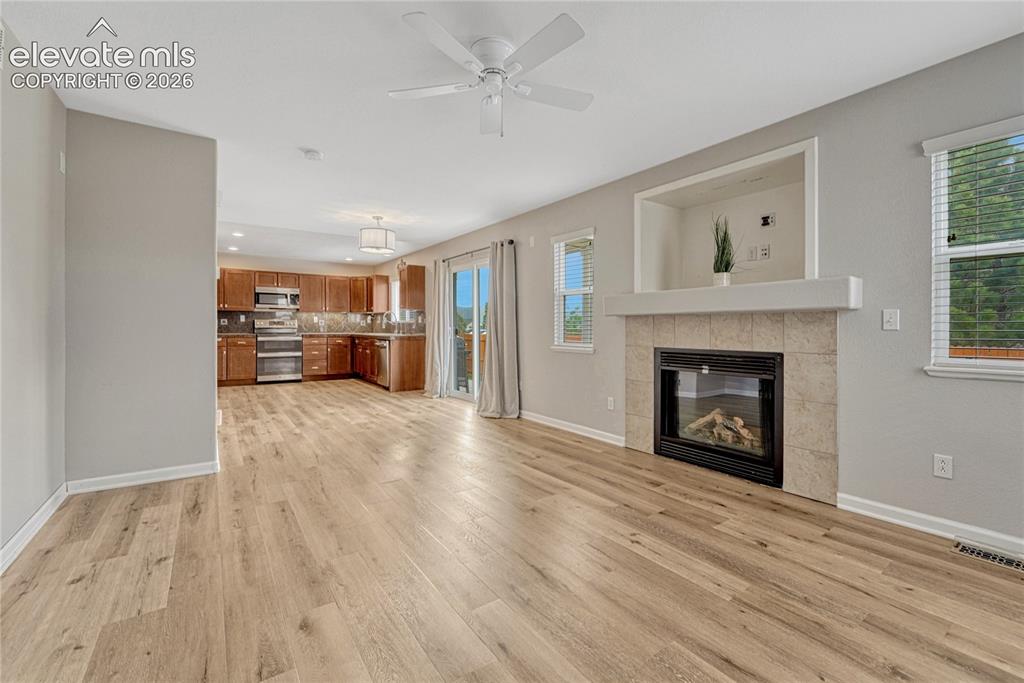 Image 10 of 32: Living Room