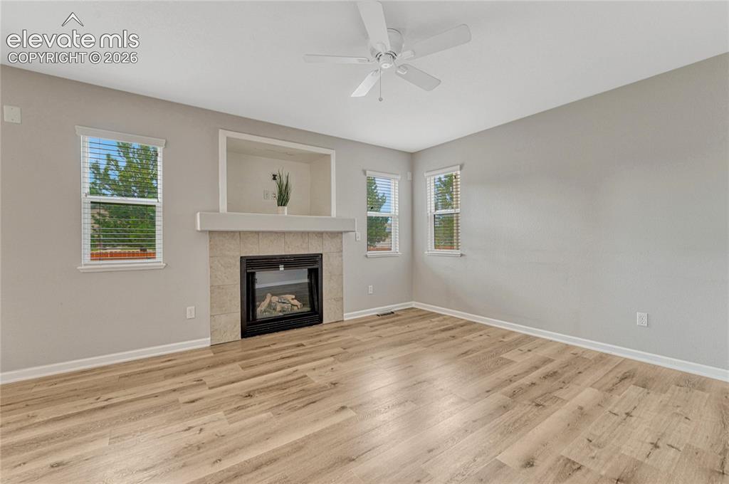 Image 11 of 32: Living Room