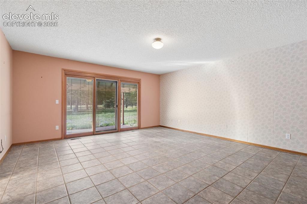Image 19 of 50: Master Bedroom