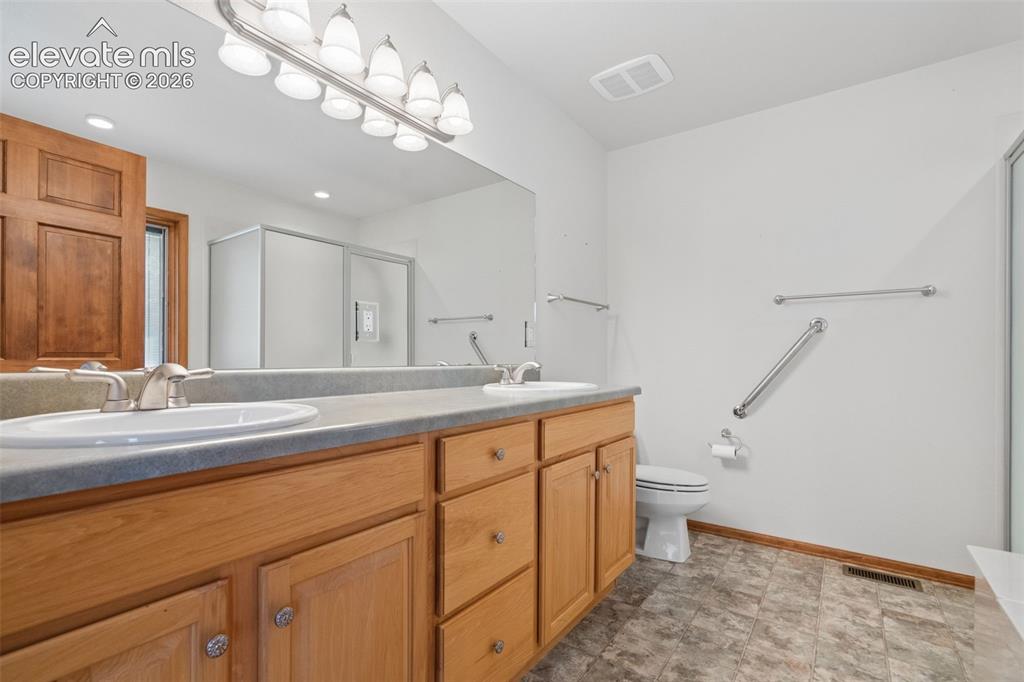 Image 43 of 50: Master Bathroom
