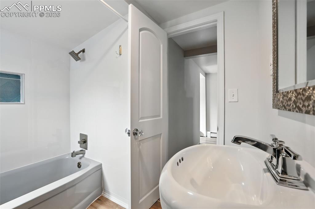 Image 13 of 29: Bathroom