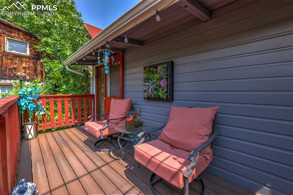 Image 15 of 29: Deck