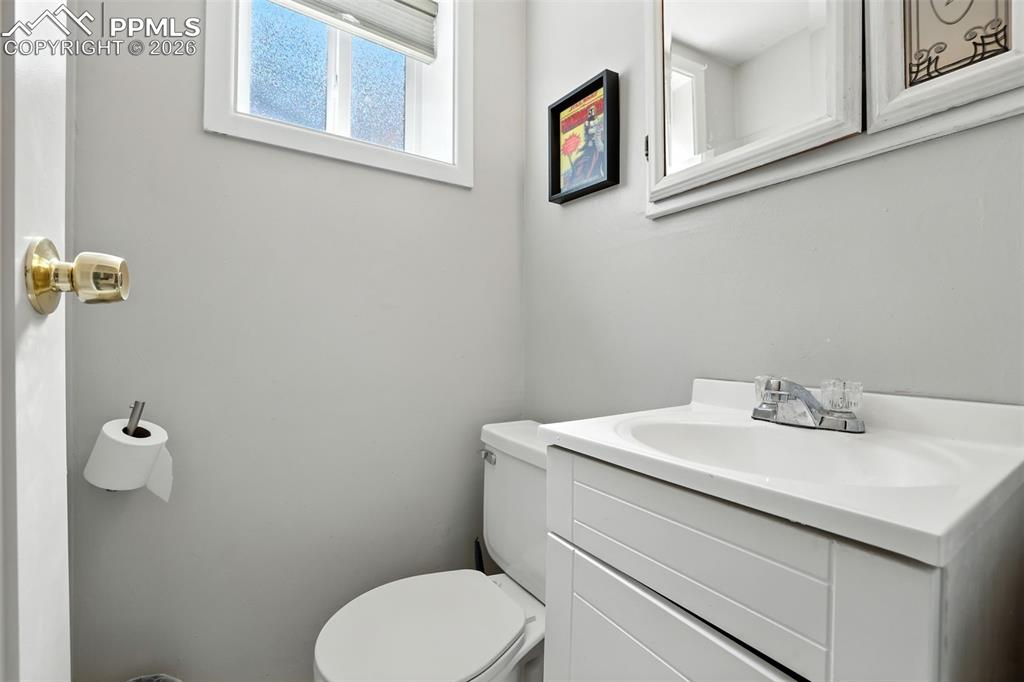 Image 21 of 29: Bathroom