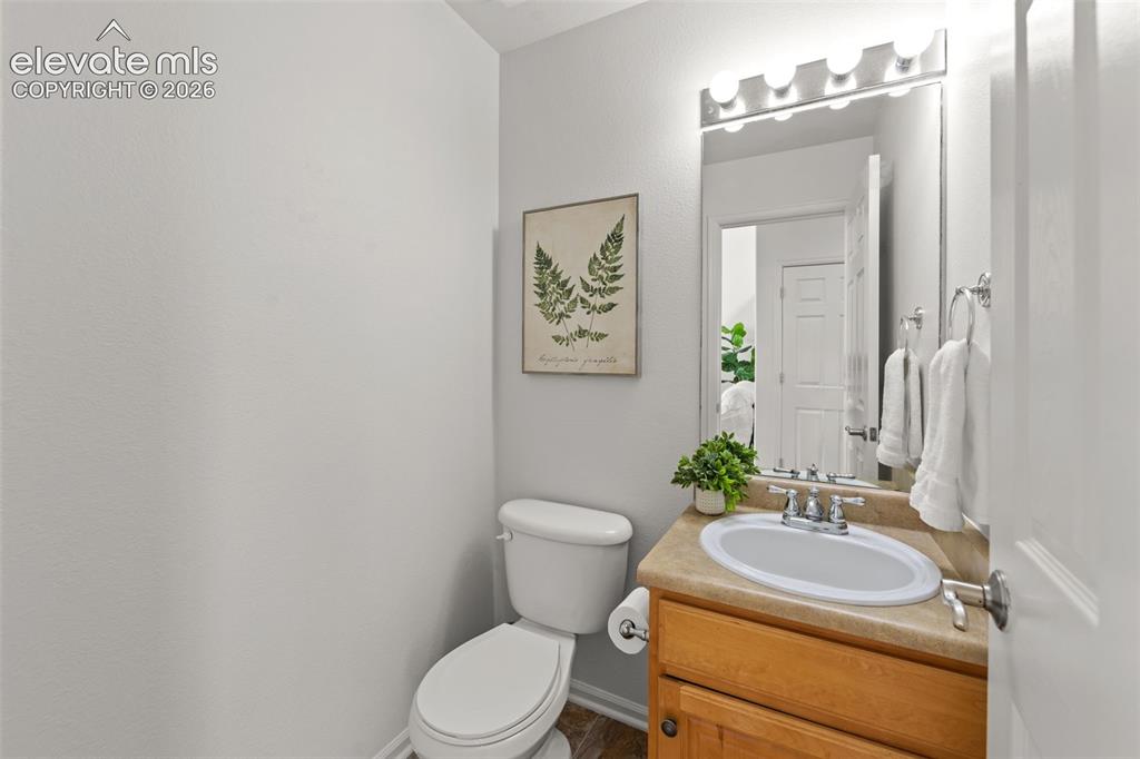 Image 10 of 31: Main level powder bath