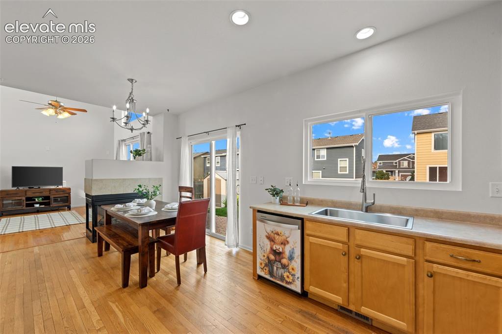 Image 8 of 31: Kitchen
