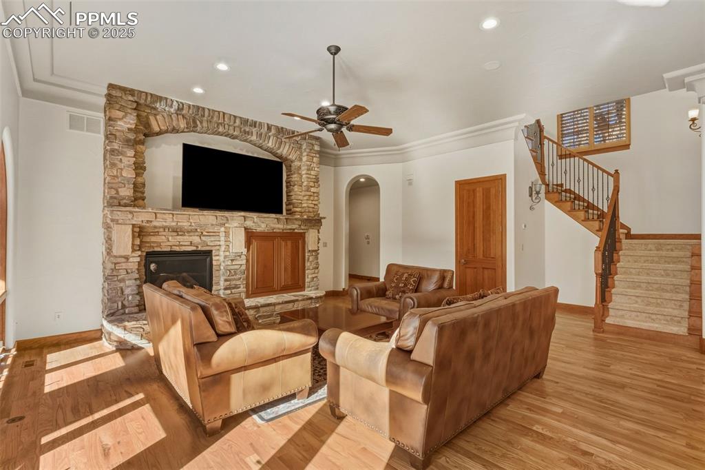 Image 19 of 50: Family Room