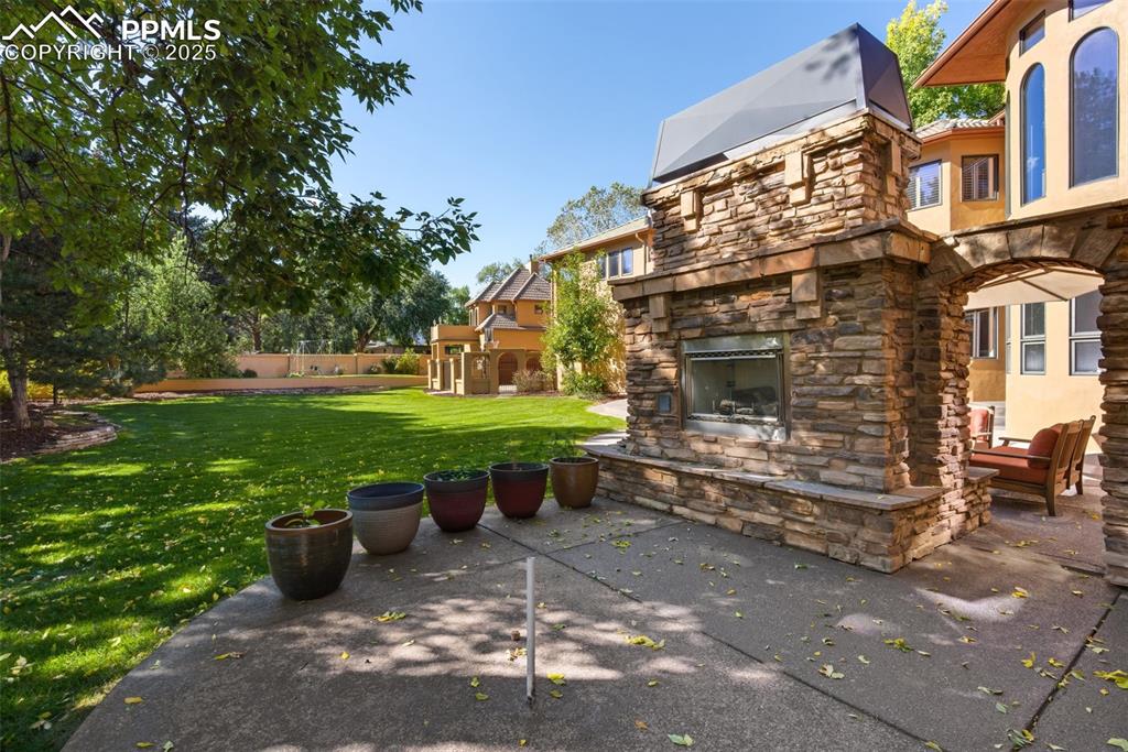 Image 36 of 50: Patio