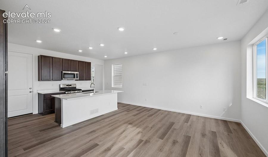 Image 11 of 23: Kitchen