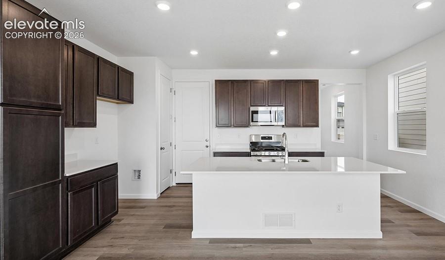 Image 5 of 23: Kitchen