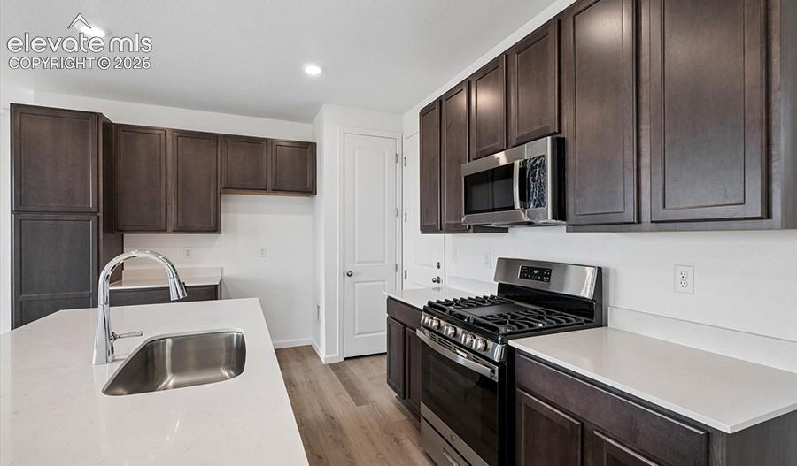 Image 6 of 23: Kitchen