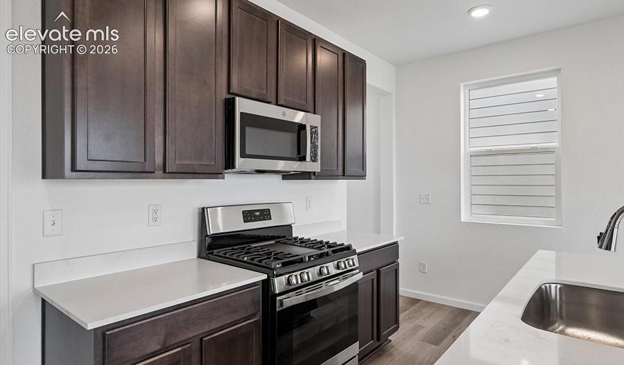 Image 8 of 23: Kitchen