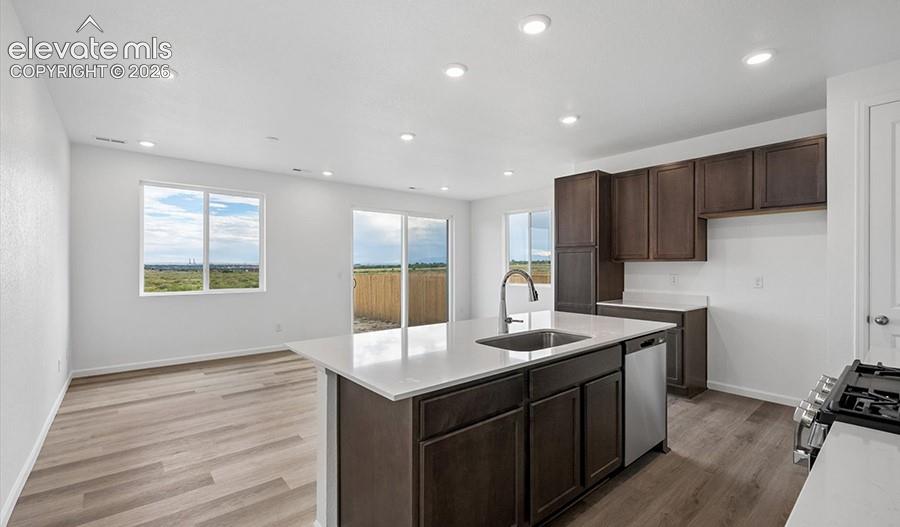Image 9 of 23: Kitchen