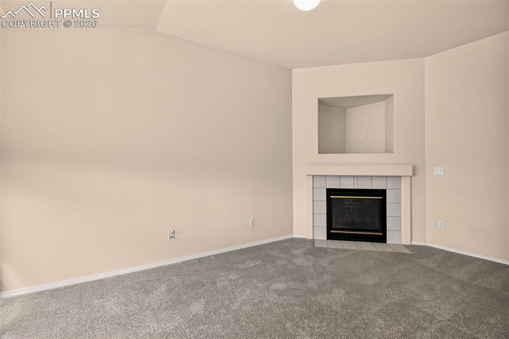 Image 14 of 31: Living Room