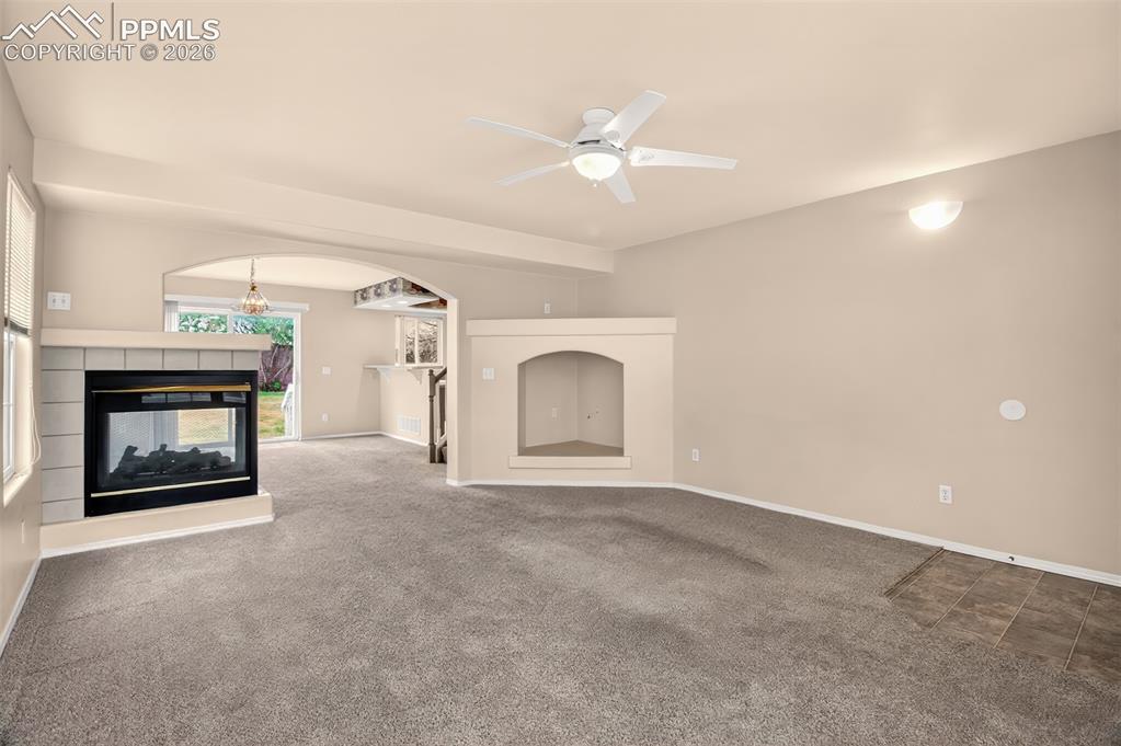 Image 4 of 31: Living Room